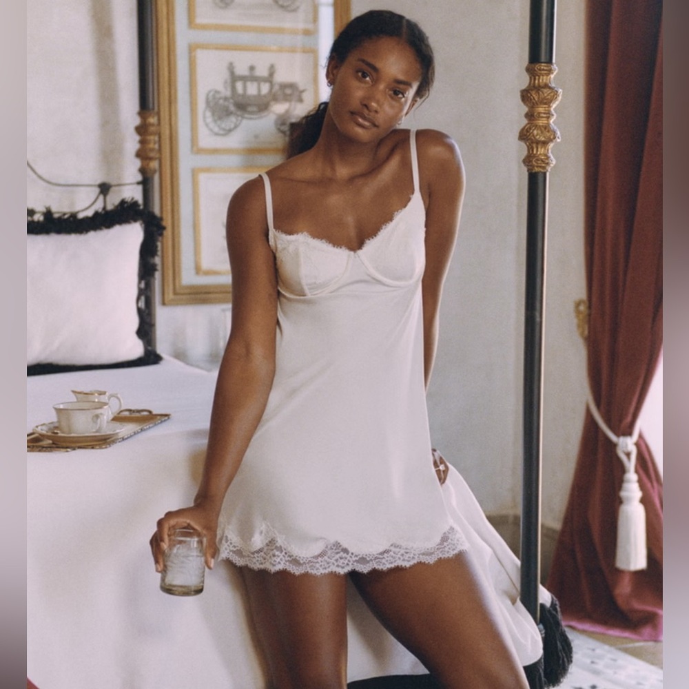 ABERCROMBIE & FITCH LACE & SATIN NIGHTIE DRESS - IVORY/WHITE
